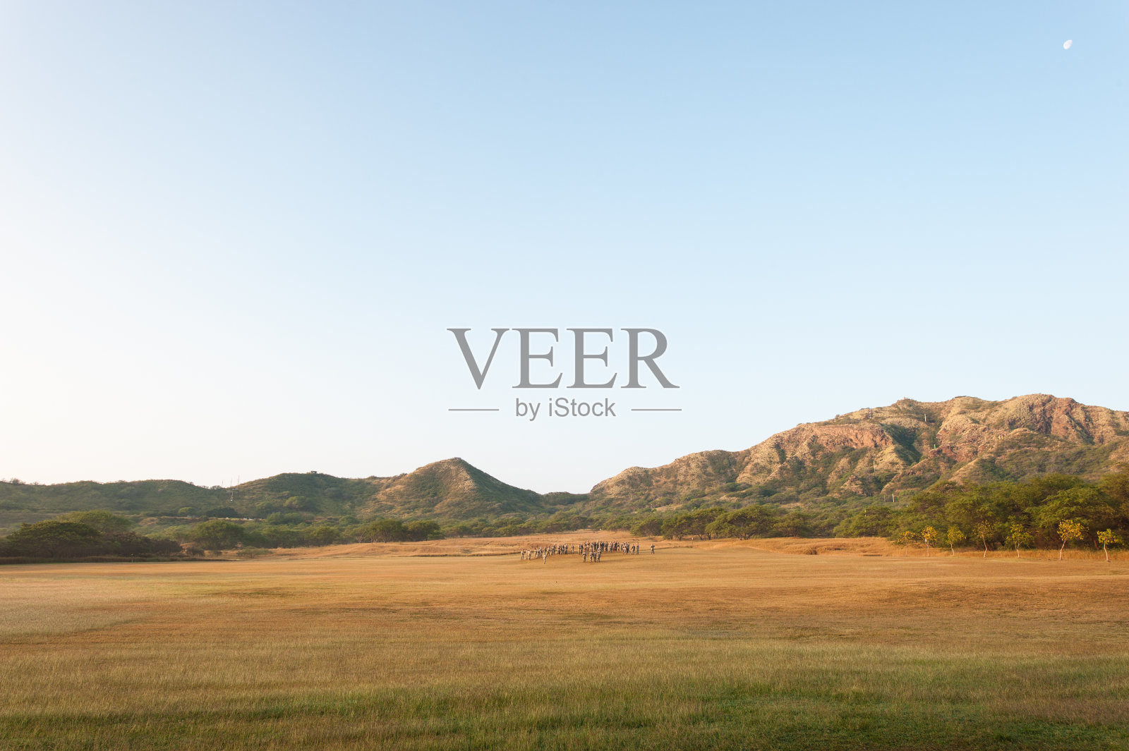 高山和天空照片摄影图片