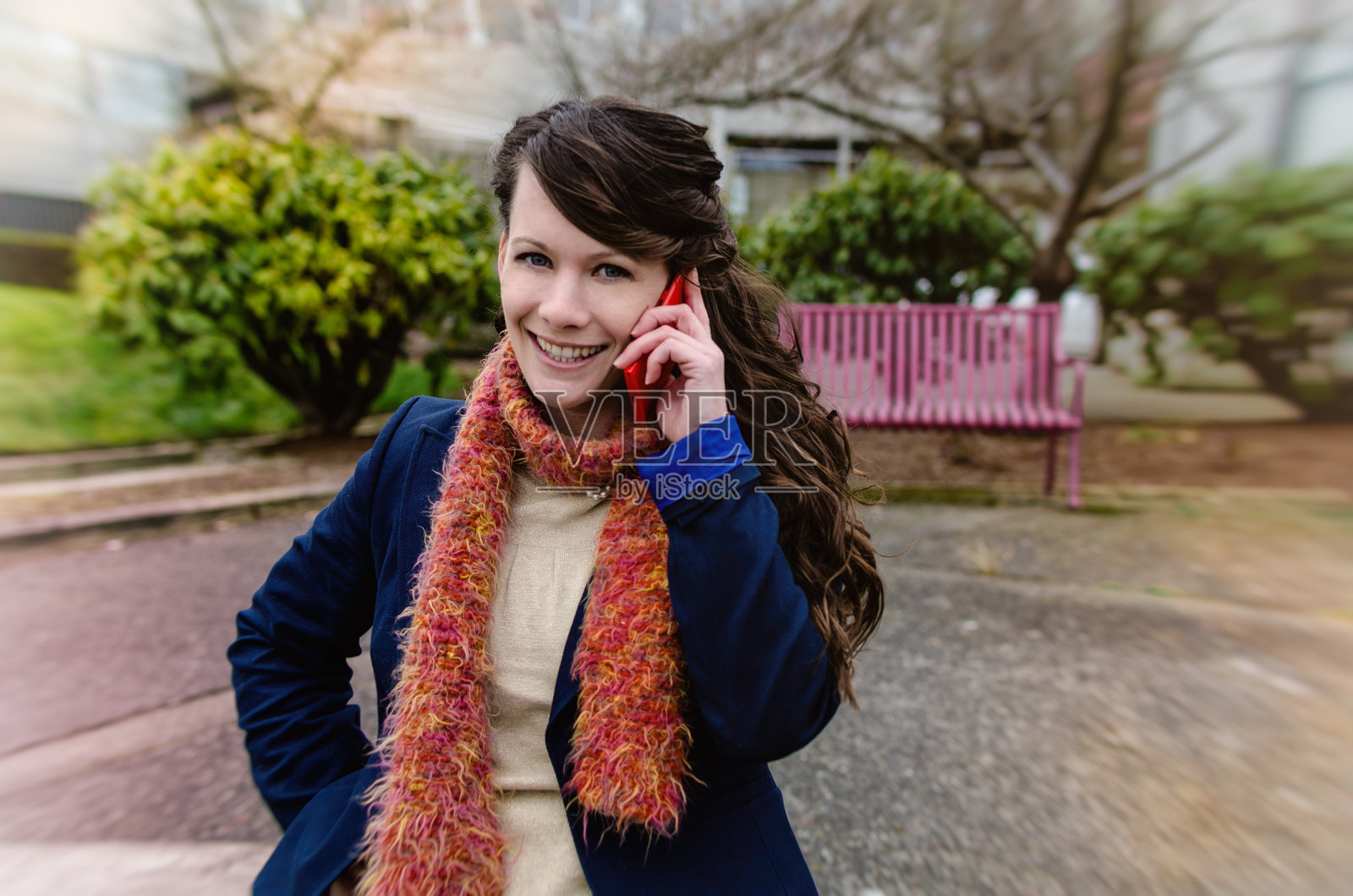 女性手机照片摄影图片