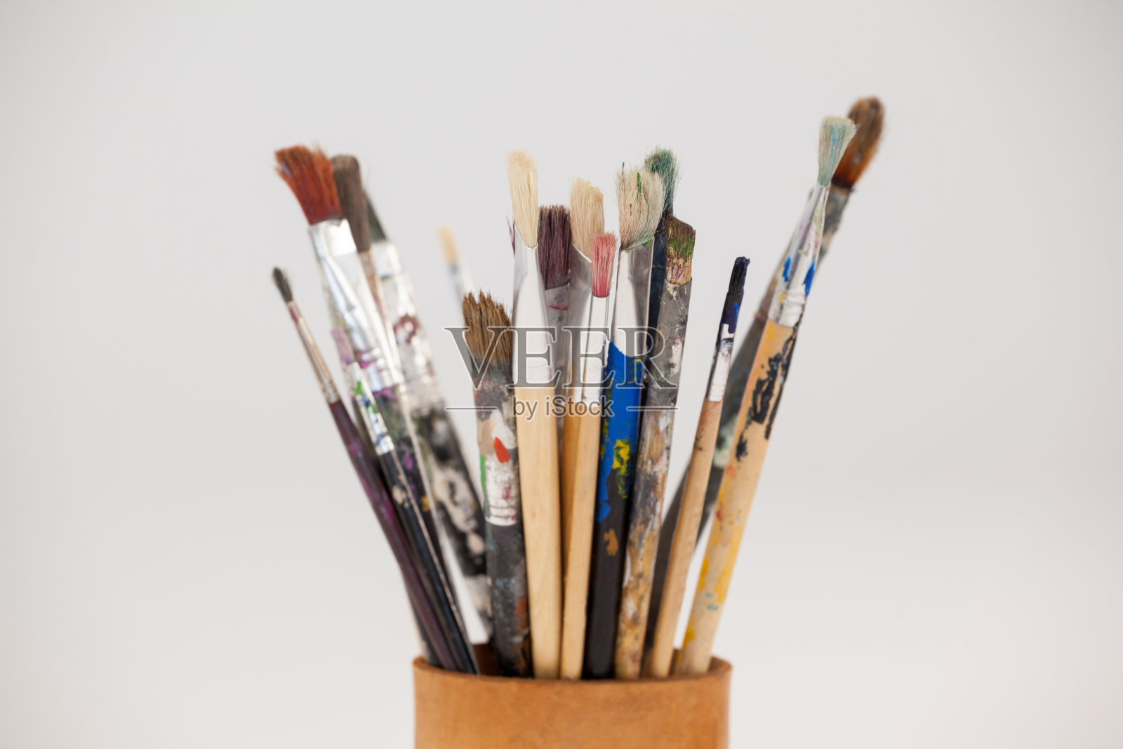 各种油漆刷在罐子照片摄影图片