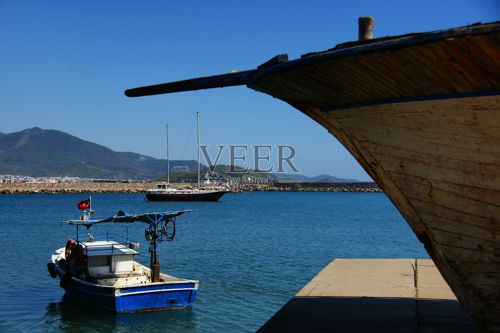 船在港口照片摄影图片