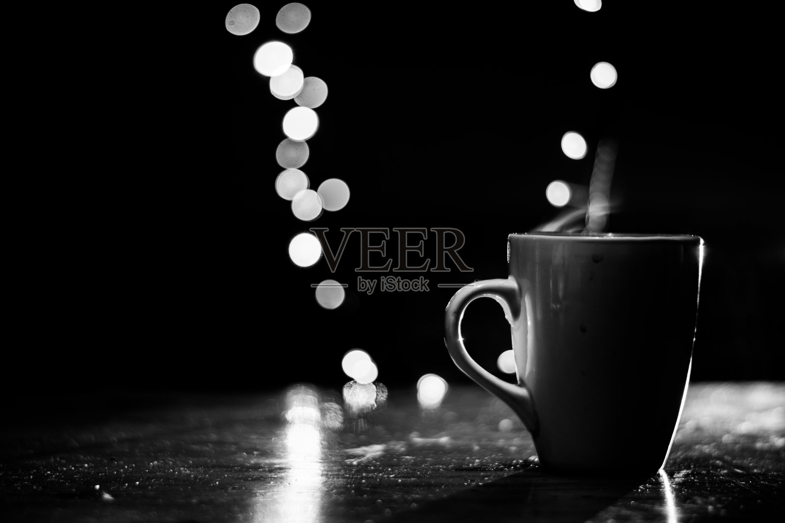 一杯蒸柔散茶。照片摄影图片