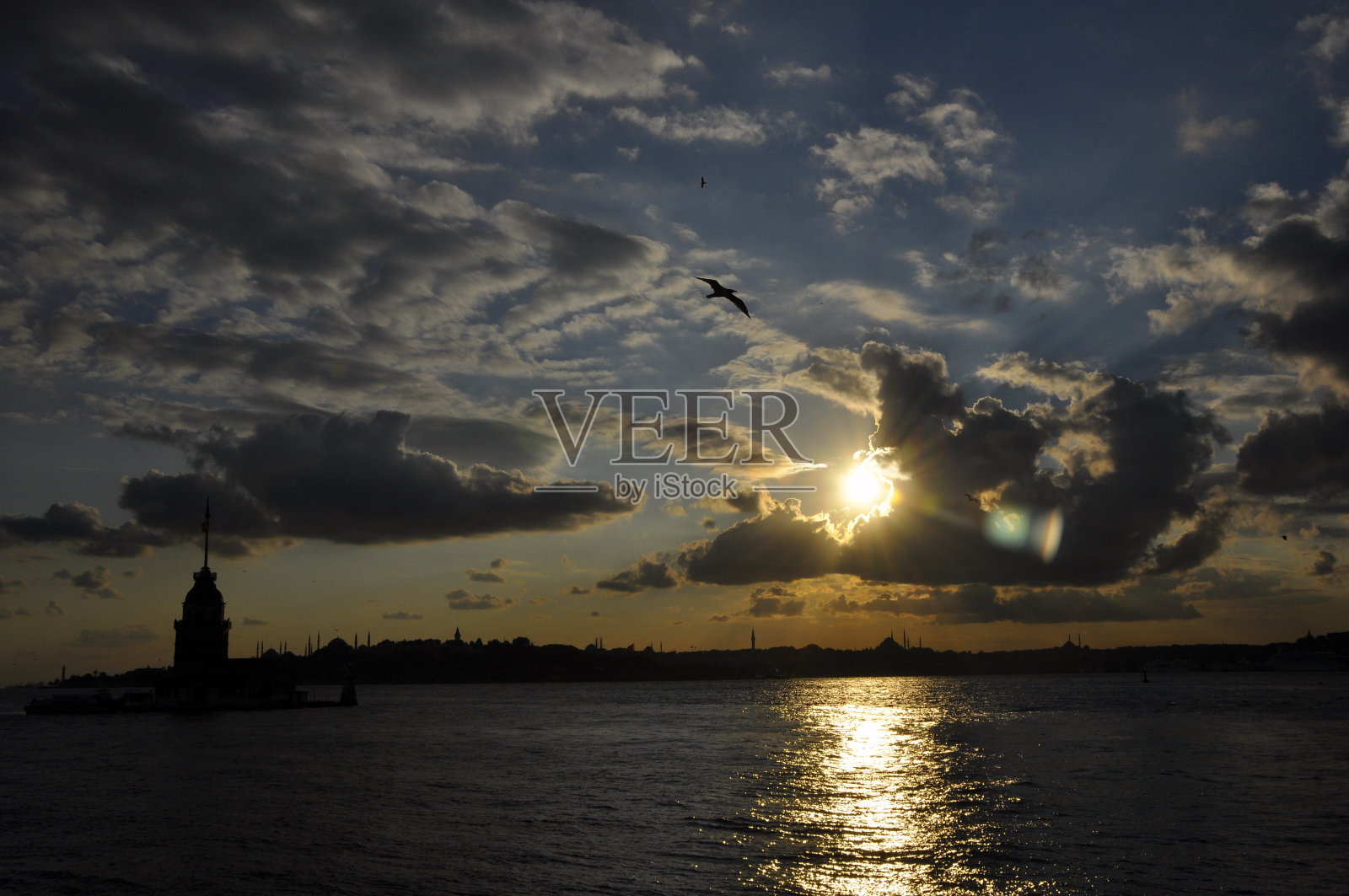 伊斯坦布尔是土耳其的首都，东部旅游城市。照片摄影图片