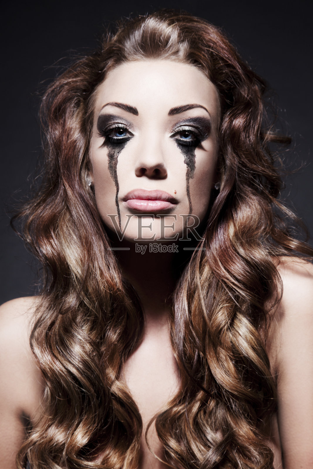 悲伤的美女照片摄影图片