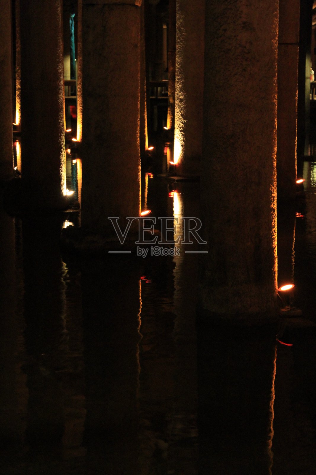 伊斯坦布尔是土耳其的首都，东部旅游城市。照片摄影图片