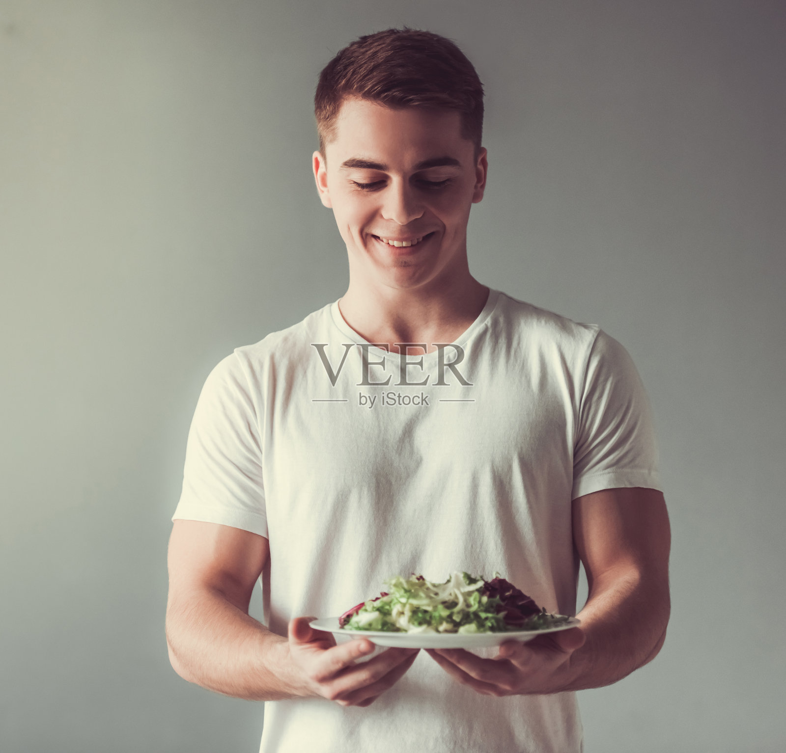 吃健康食物的人照片摄影图片