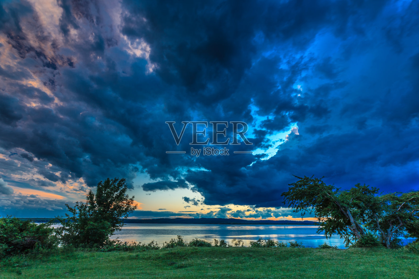 黑暗的乌云照片摄影图片