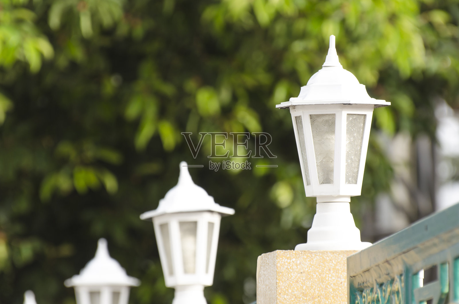 灯杆及围栏照片摄影图片