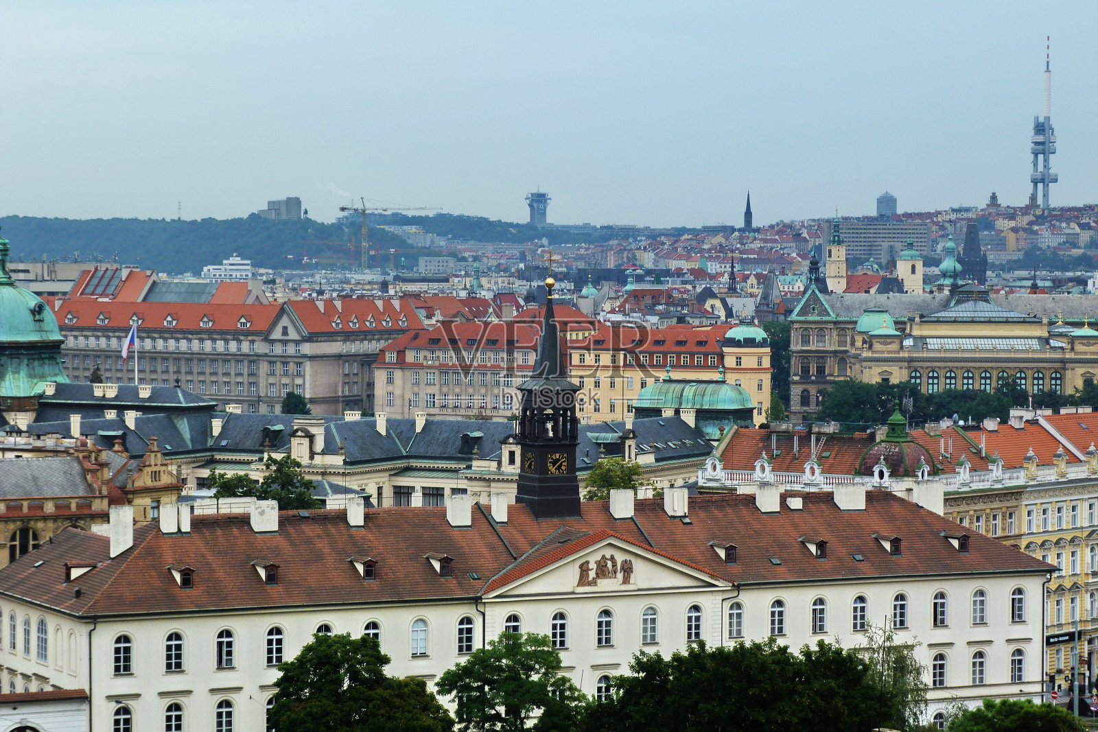 从布拉格城堡俯瞰照片摄影图片