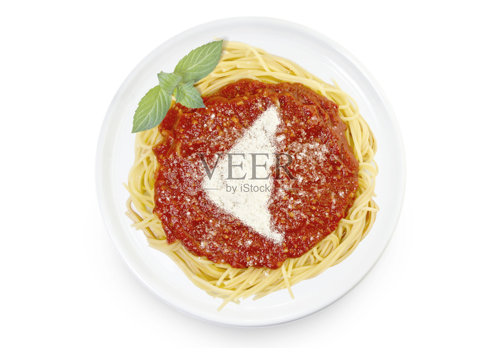 一盘带有帕尔玛干酪的育空形状的意大利面(系列)照片摄影图片