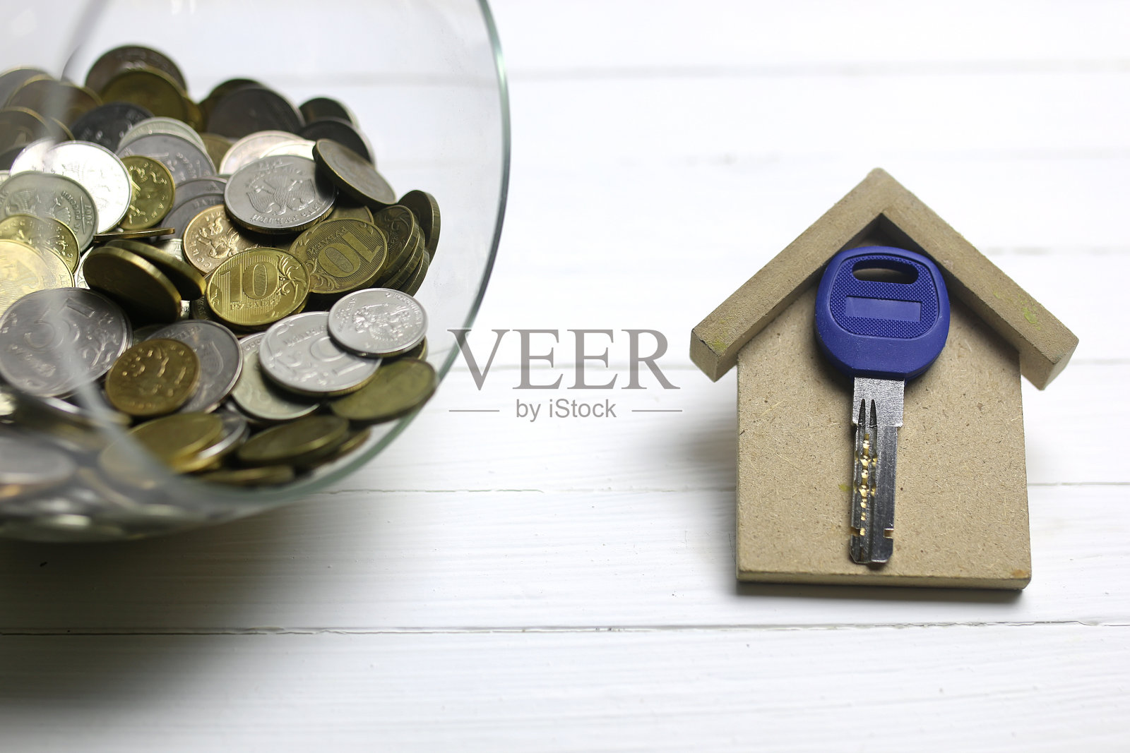 钥匙和俄罗斯硬币背景照片摄影图片