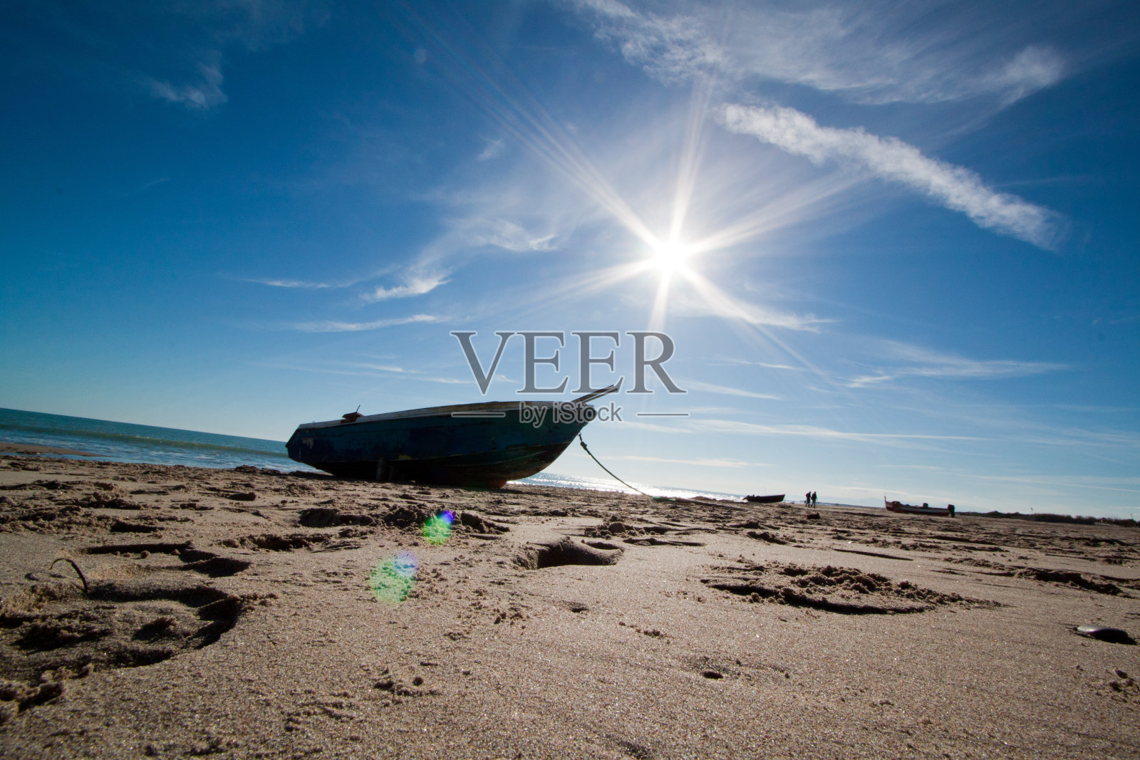 阳光明媚的大海风光照片摄影图片