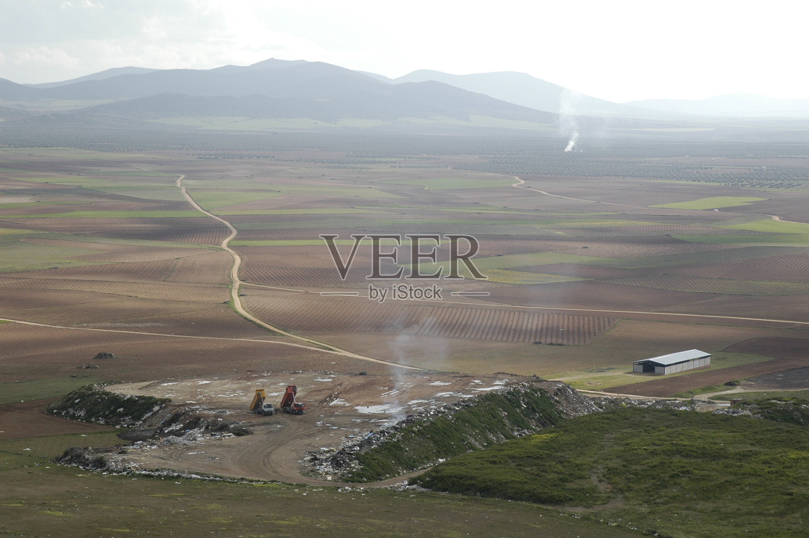 垃圾填埋场照片摄影图片