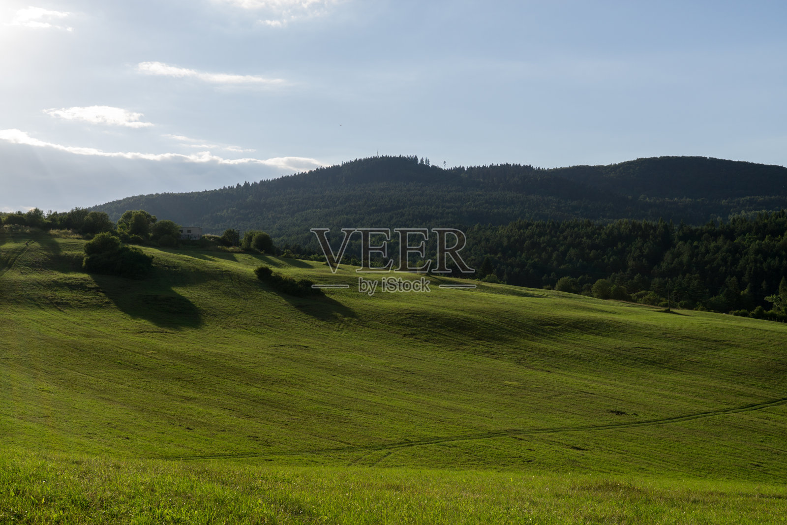 日落和日出与戏剧性的彩云。斯洛伐克照片摄影图片