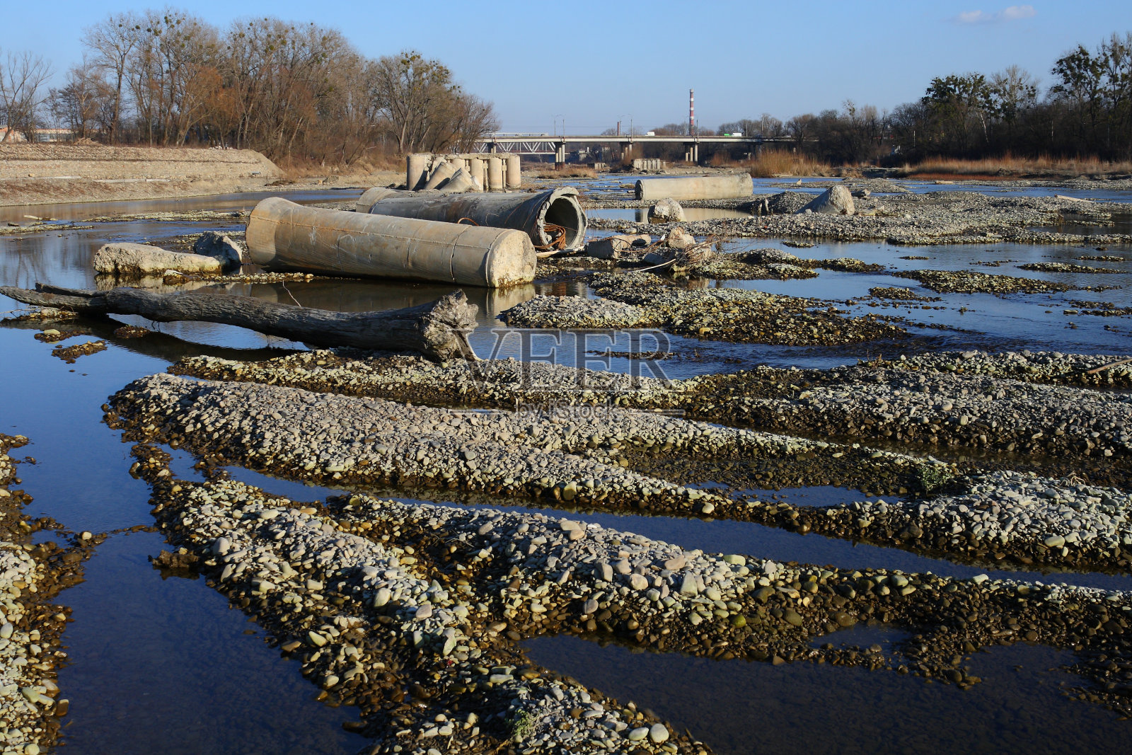 河床的破坏照片摄影图片