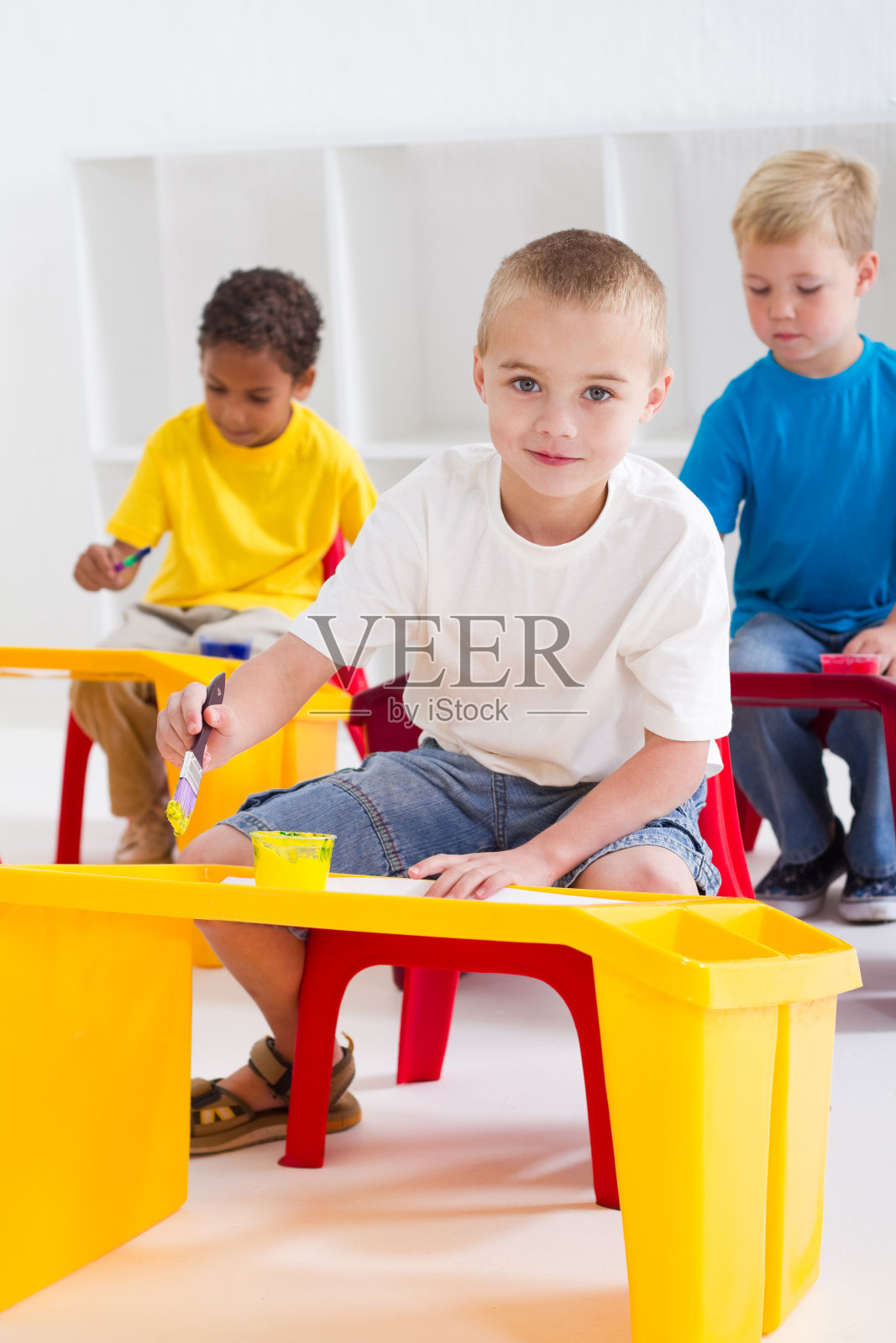 学前儿童绘画照片摄影图片