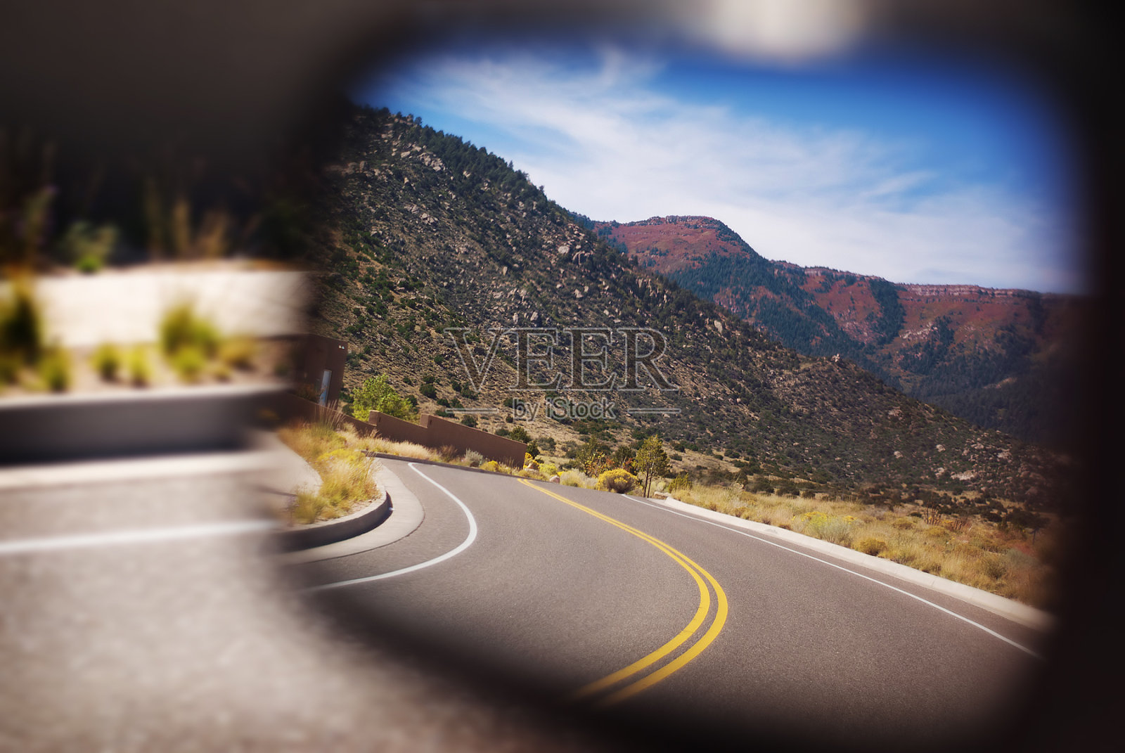 后视镜山路景观照片摄影图片