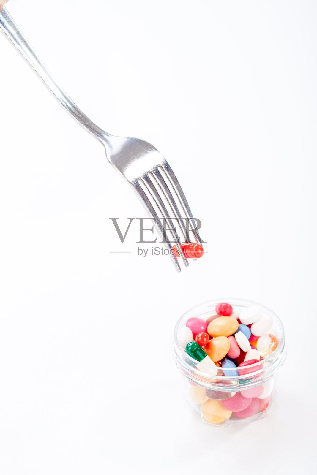 药，药在盘子里照片摄影图片