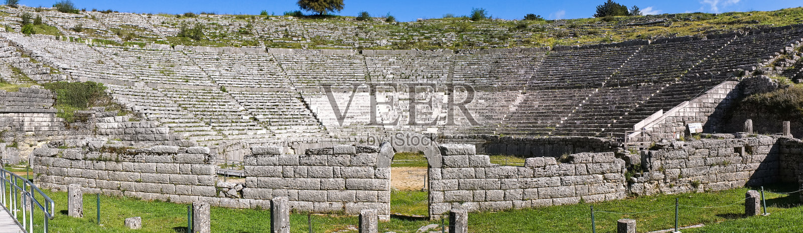 希腊约阿尼纳的Dodoni古剧场照片摄影图片