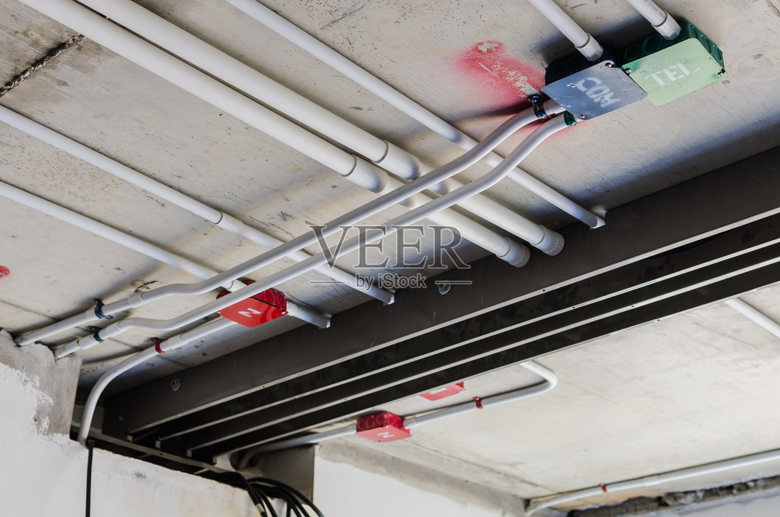 天花板管路系统照片摄影图片