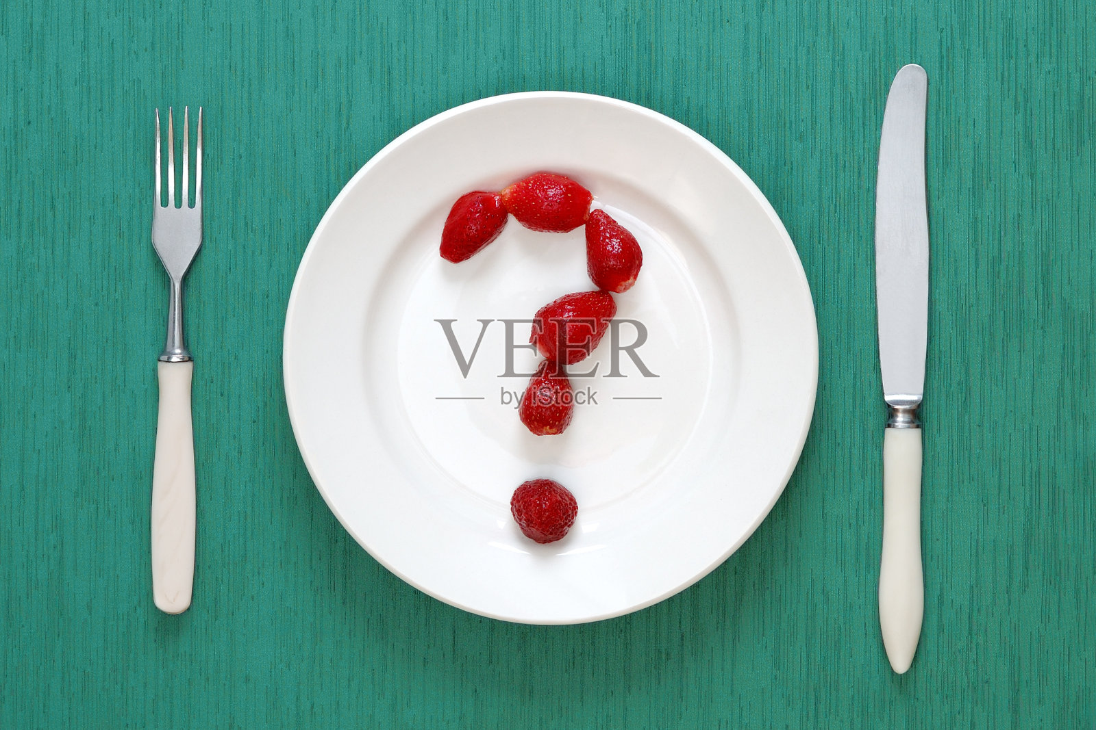 用草莓做的问号照片摄影图片