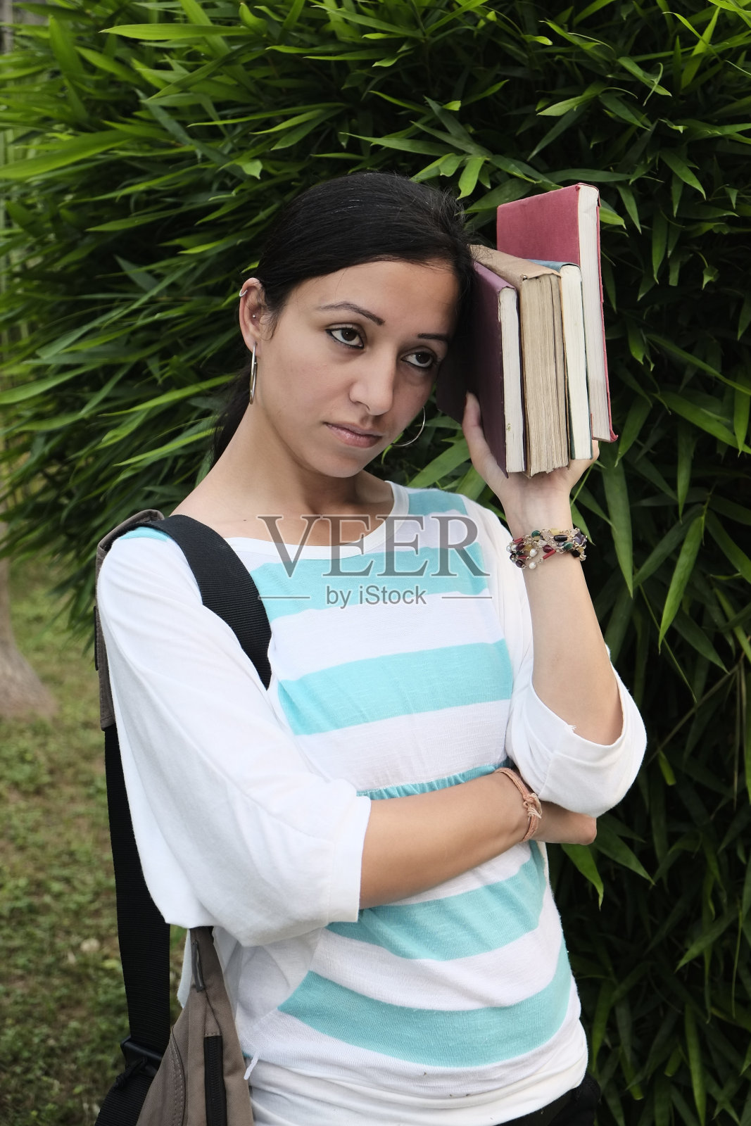 印度大学生焦虑、抑郁照片摄影图片