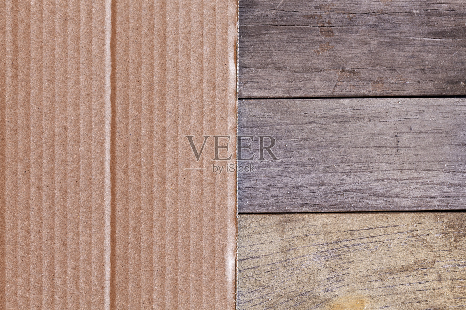 木板上的纸箱照片摄影图片