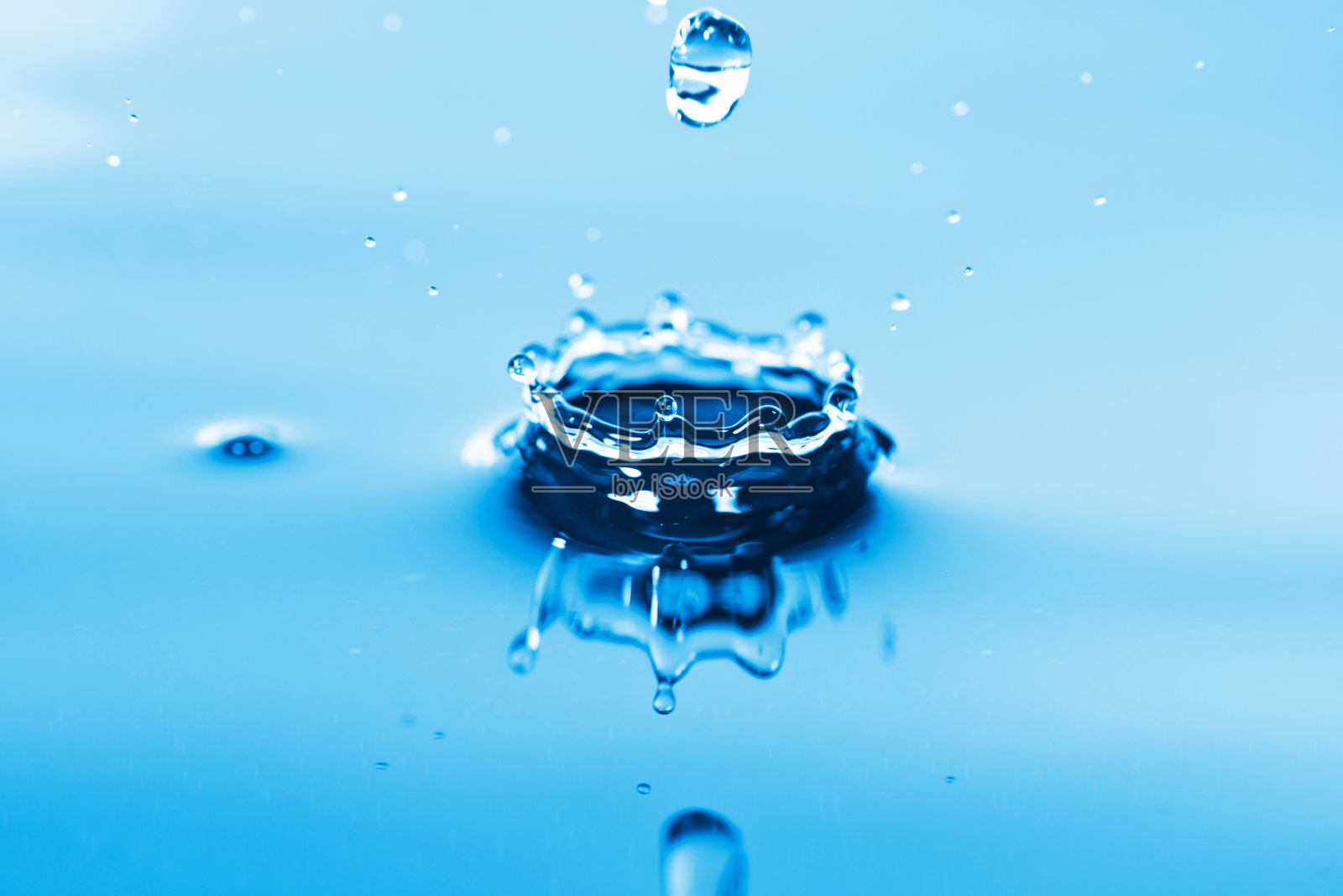 落下的水滴照片摄影图片