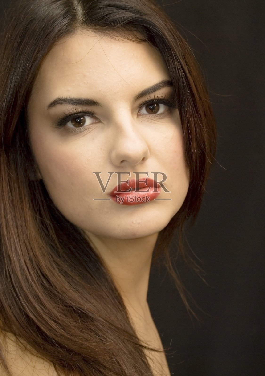 美丽的黑发女孩照片摄影图片