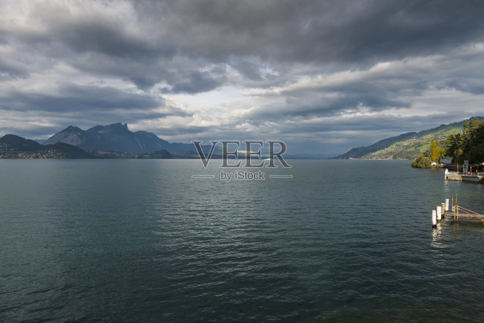 Thunersee与船照片摄影图片