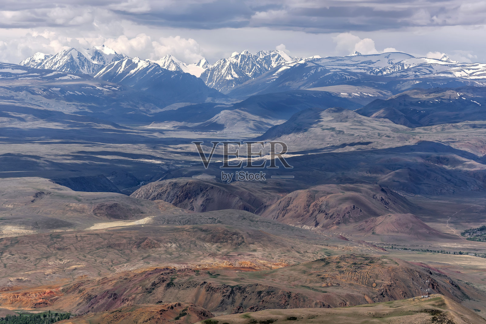 山脉山谷鸟瞰云照片摄影图片