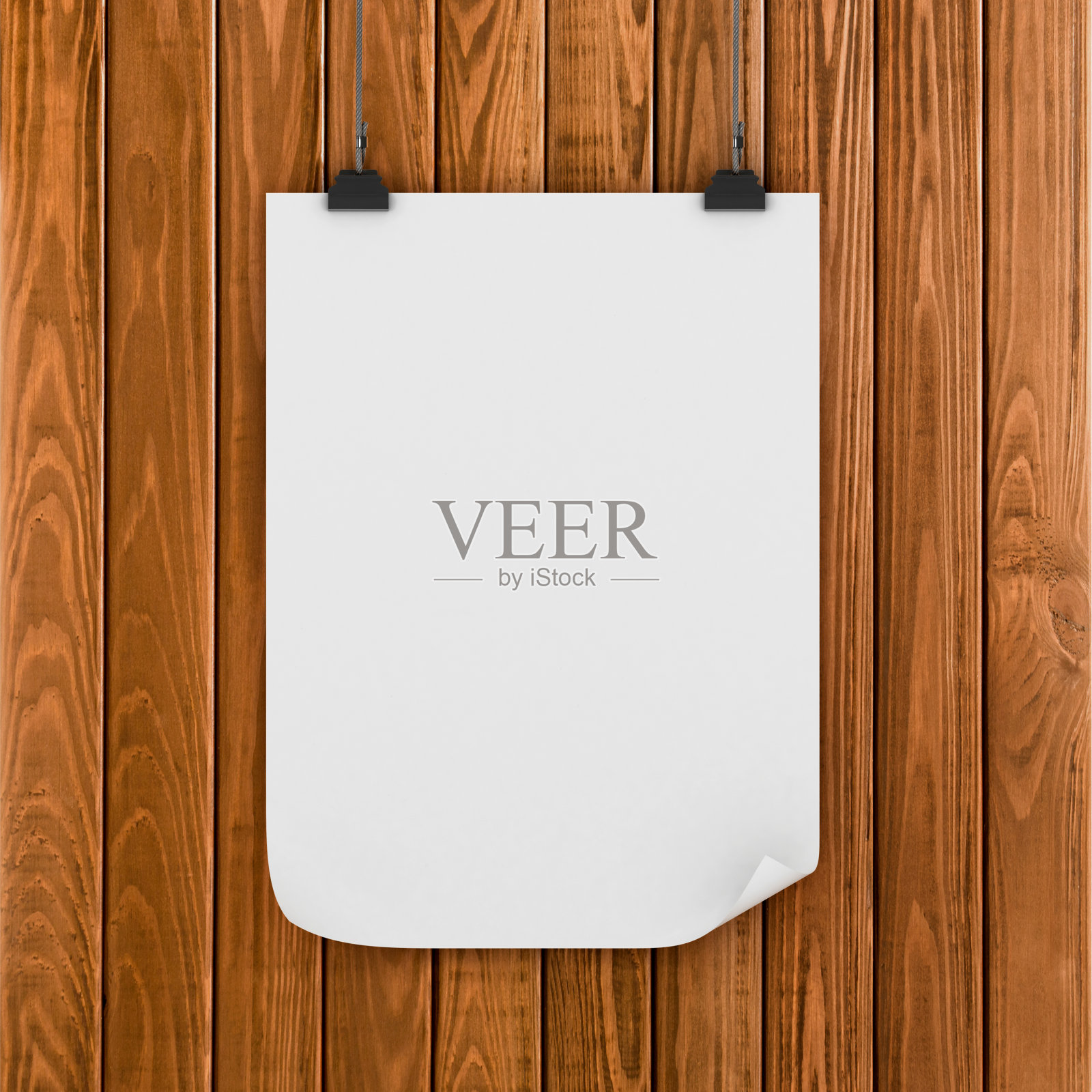 挂在绳子和木墙上的海报照片摄影图片