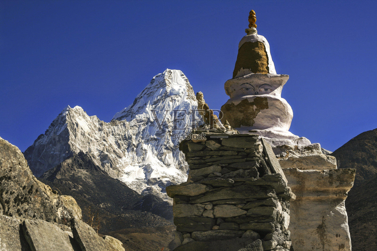 阿玛Dablam Stupa尼泊尔喜马拉雅山脉照片摄影图片