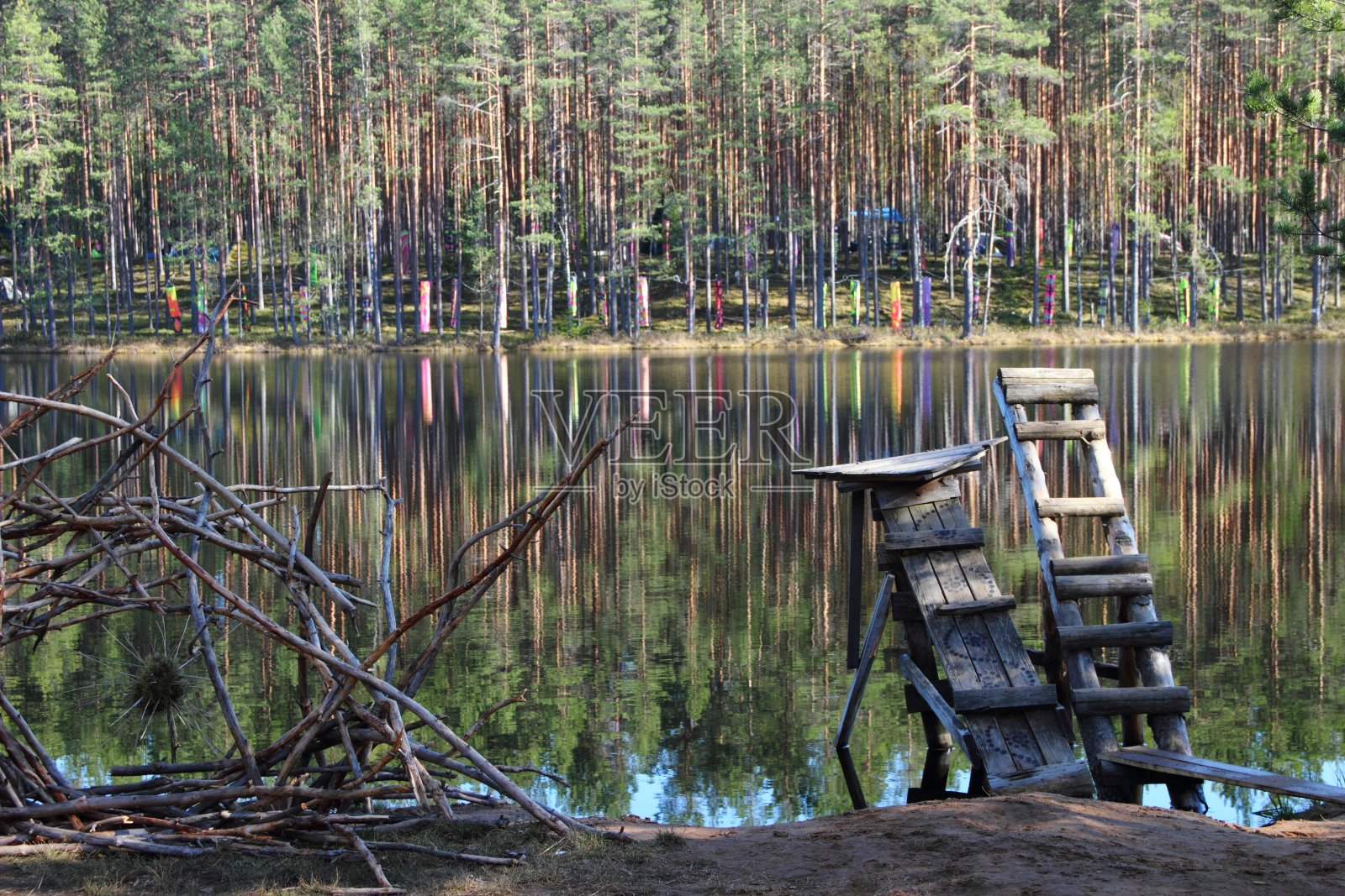 森林木质装置照片摄影图片