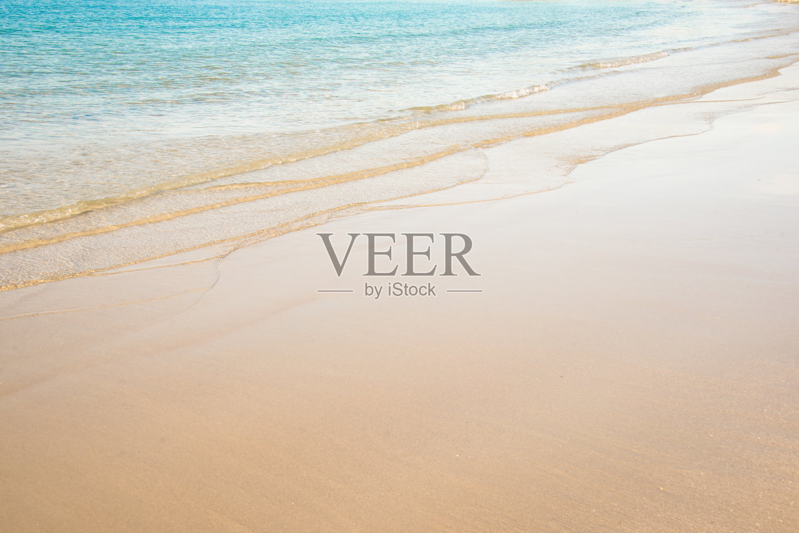 靠近海滩的边缘照片摄影图片