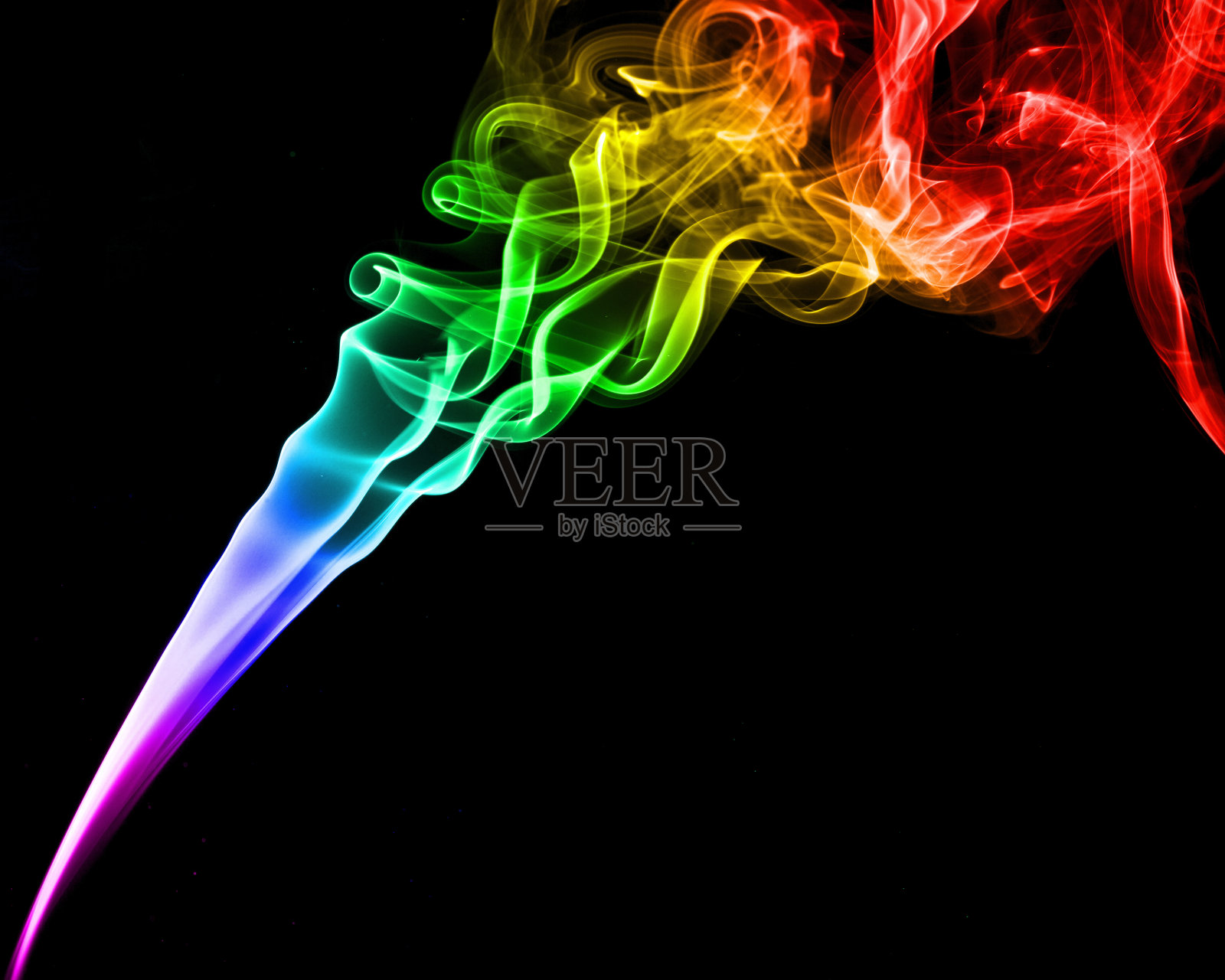 黑色背景上的彩色烟雾照片摄影图片
