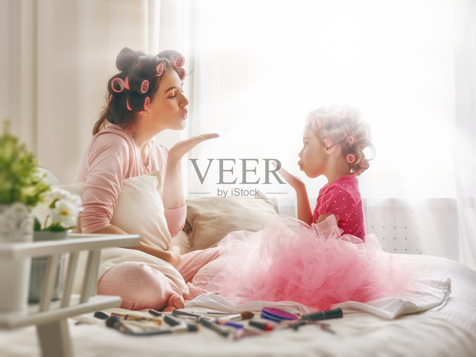 快乐的充满爱的家庭照片摄影图片