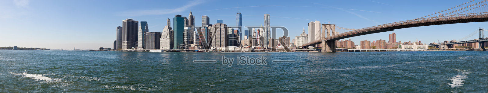 纽约的天际线和布鲁克林大桥——超大号照片摄影图片
