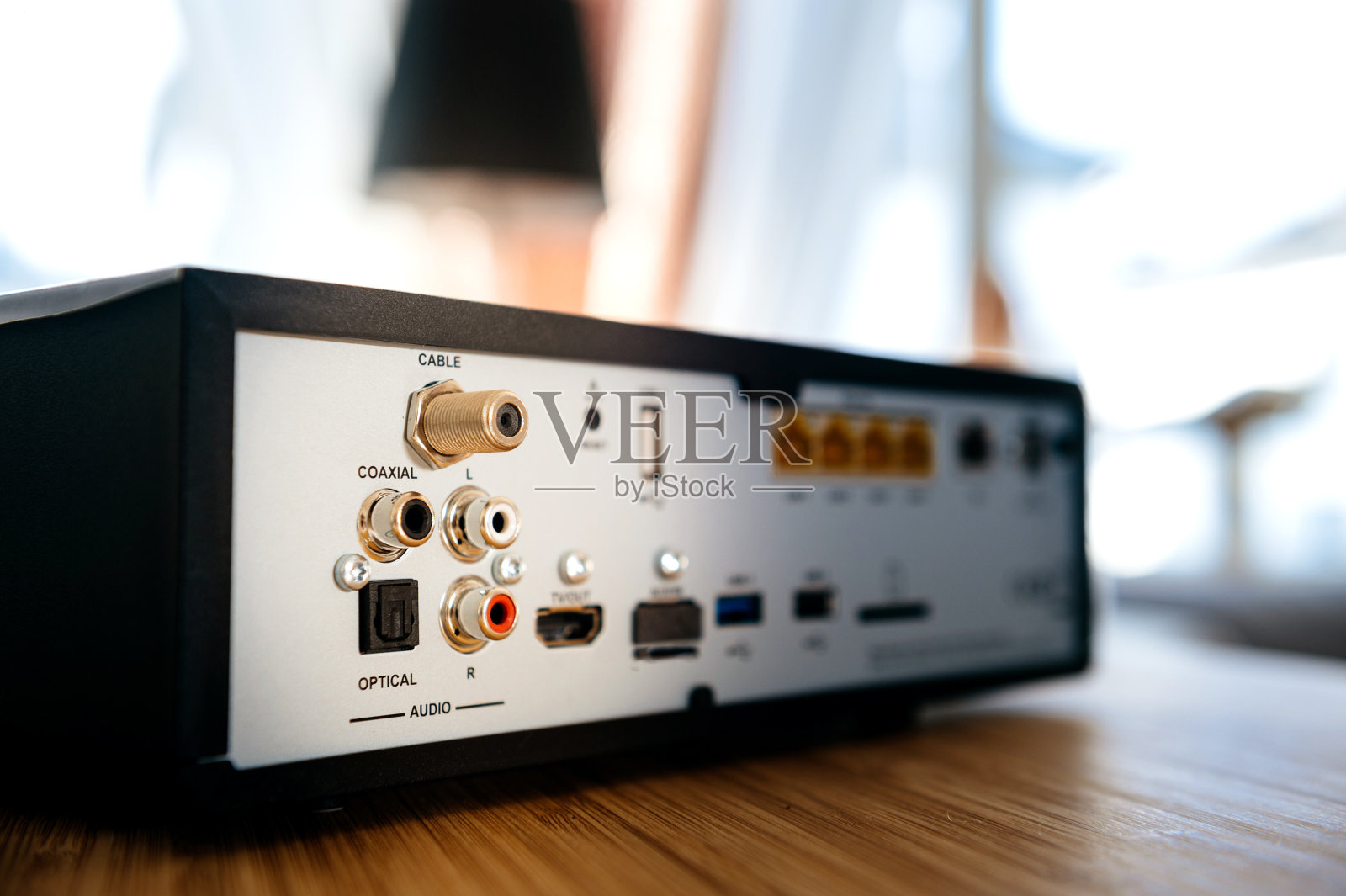 多端口连接后电视盒光音频照片摄影图片