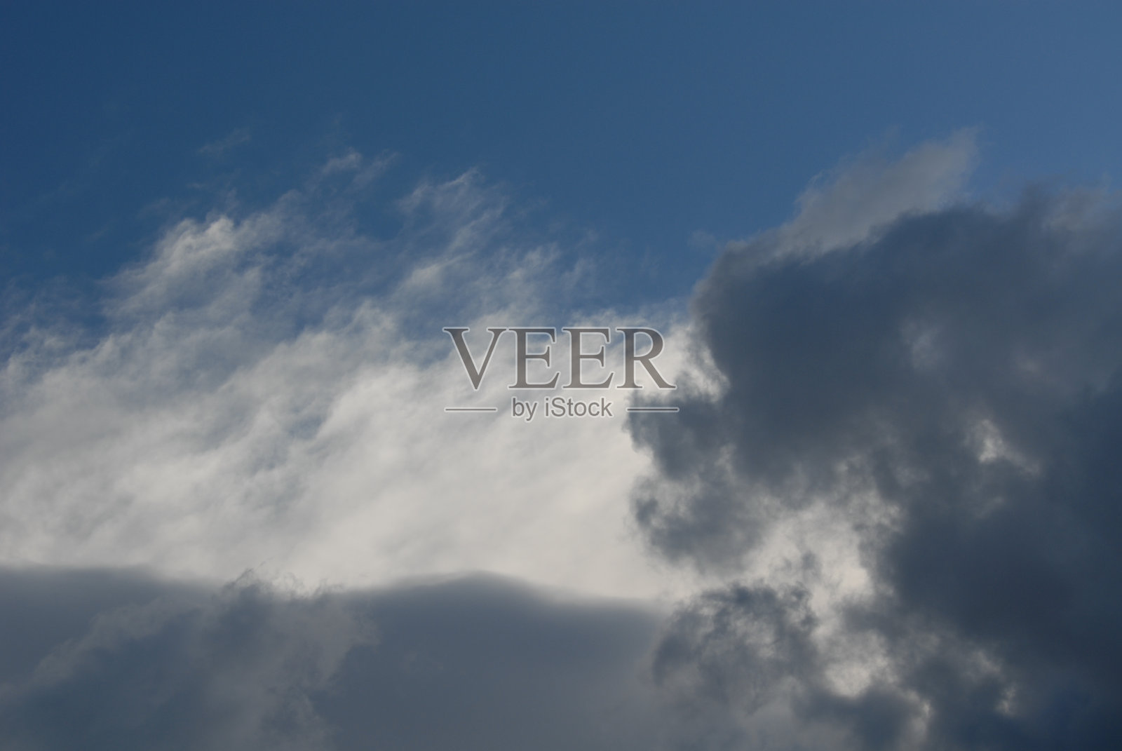 西班牙天空中的乌云照片摄影图片