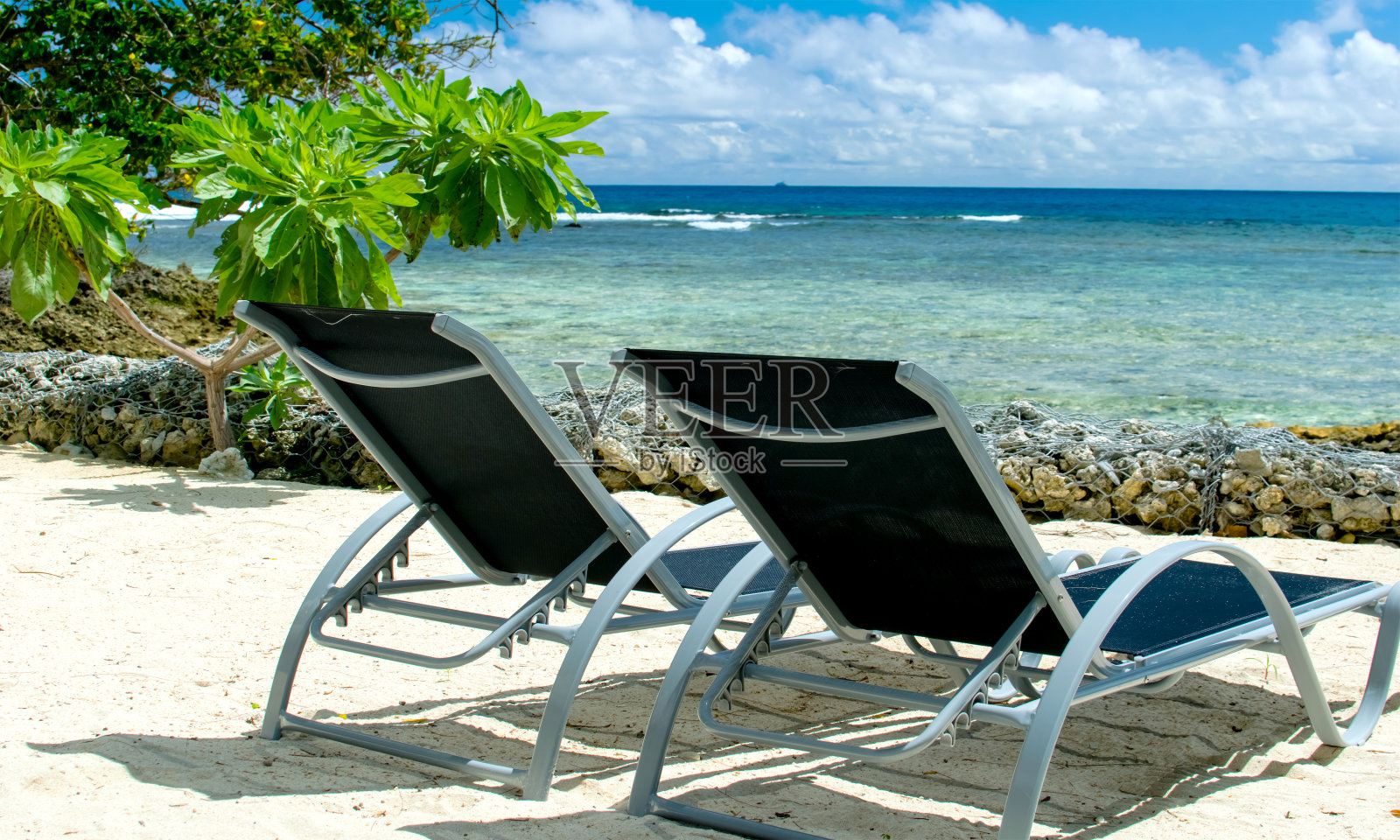 有沙滩的热带岛屿照片摄影图片