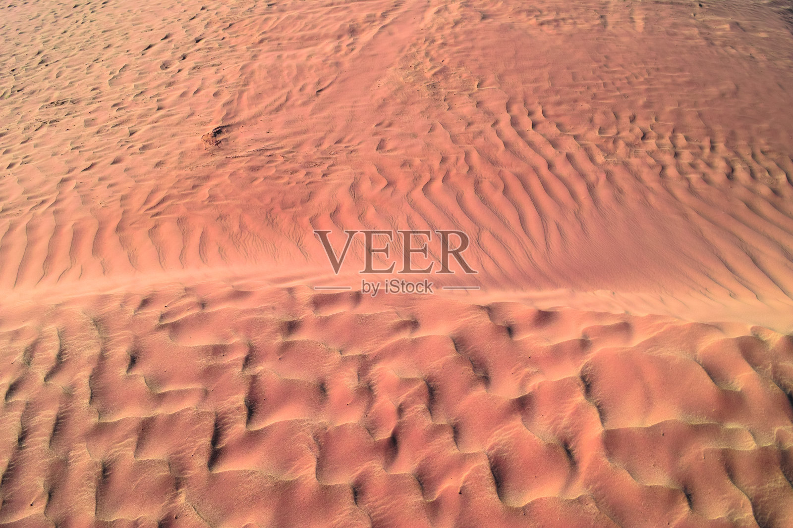 烈日下的正宗沙漠。撒哈拉沙漠的风景照片摄影图片