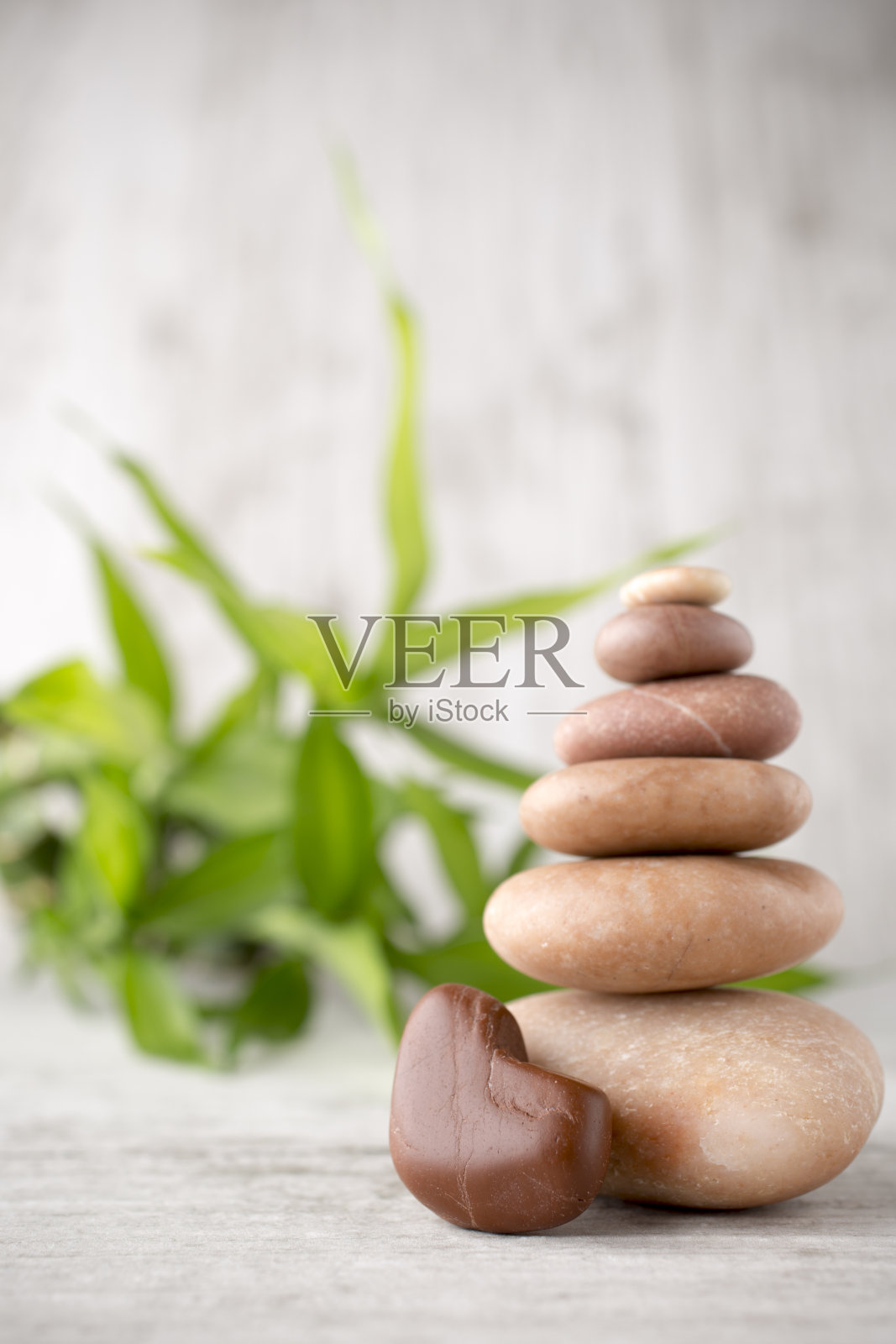 水疗中心的石头。照片摄影图片