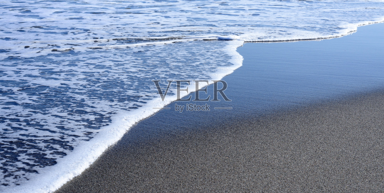 沙滩海岸线照片摄影图片