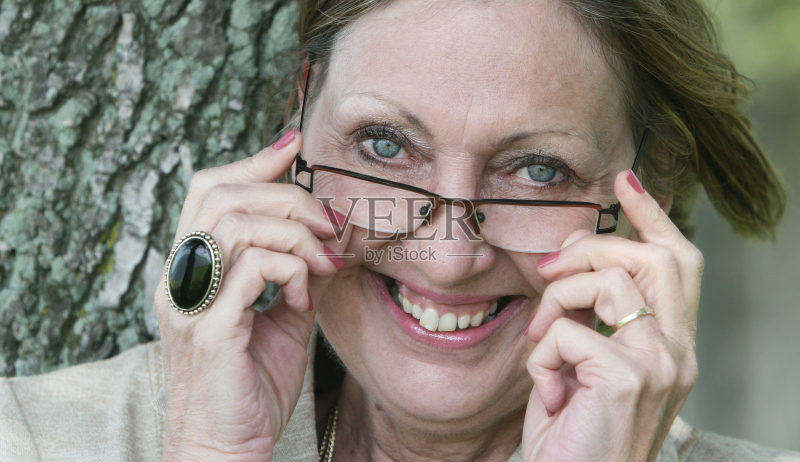 在眼镜照片摄影图片