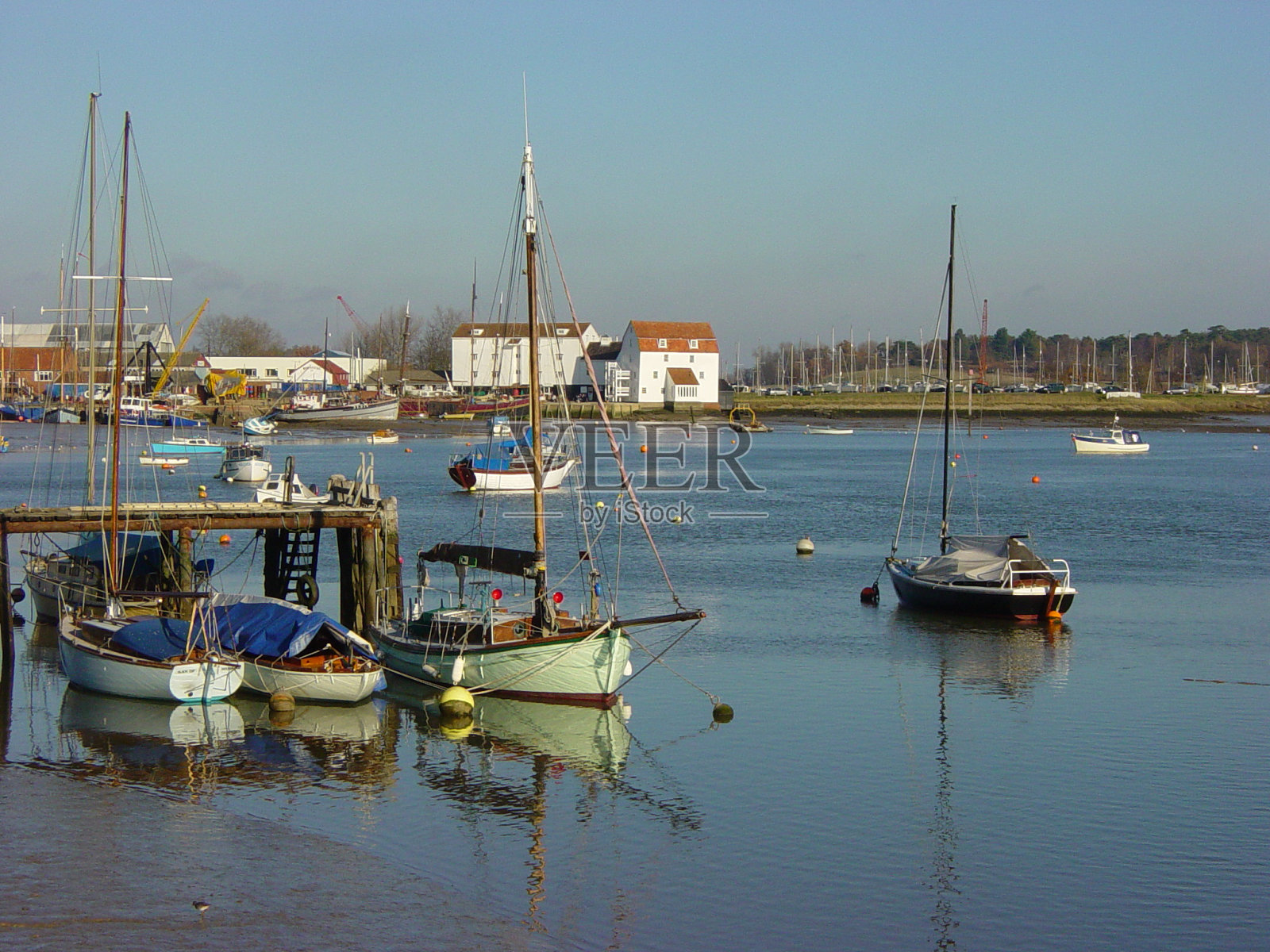 游艇停泊照片摄影图片