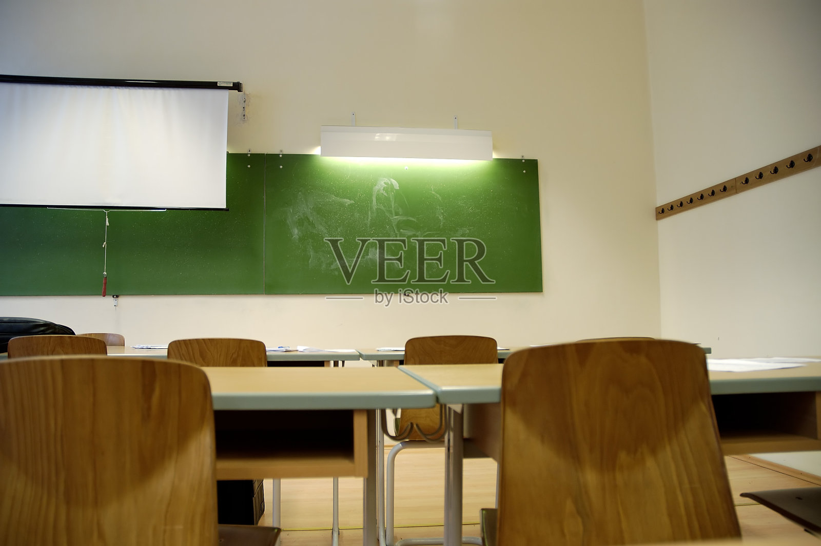 在教室里照片摄影图片