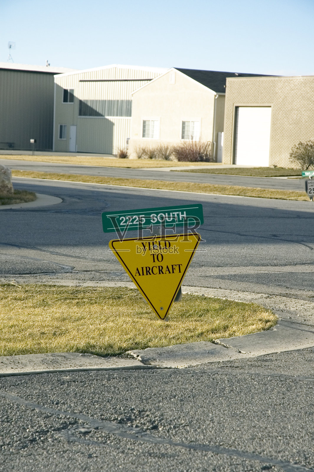 屈服于飞机照片摄影图片