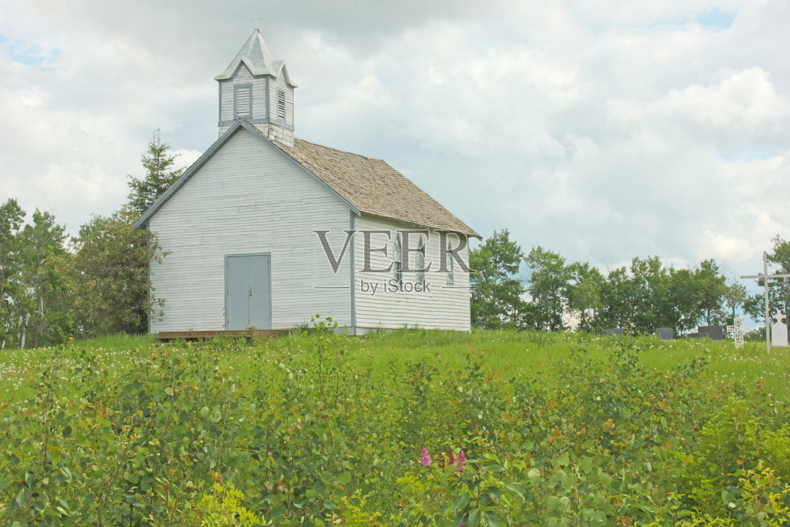 农村教会墓地照片摄影图片