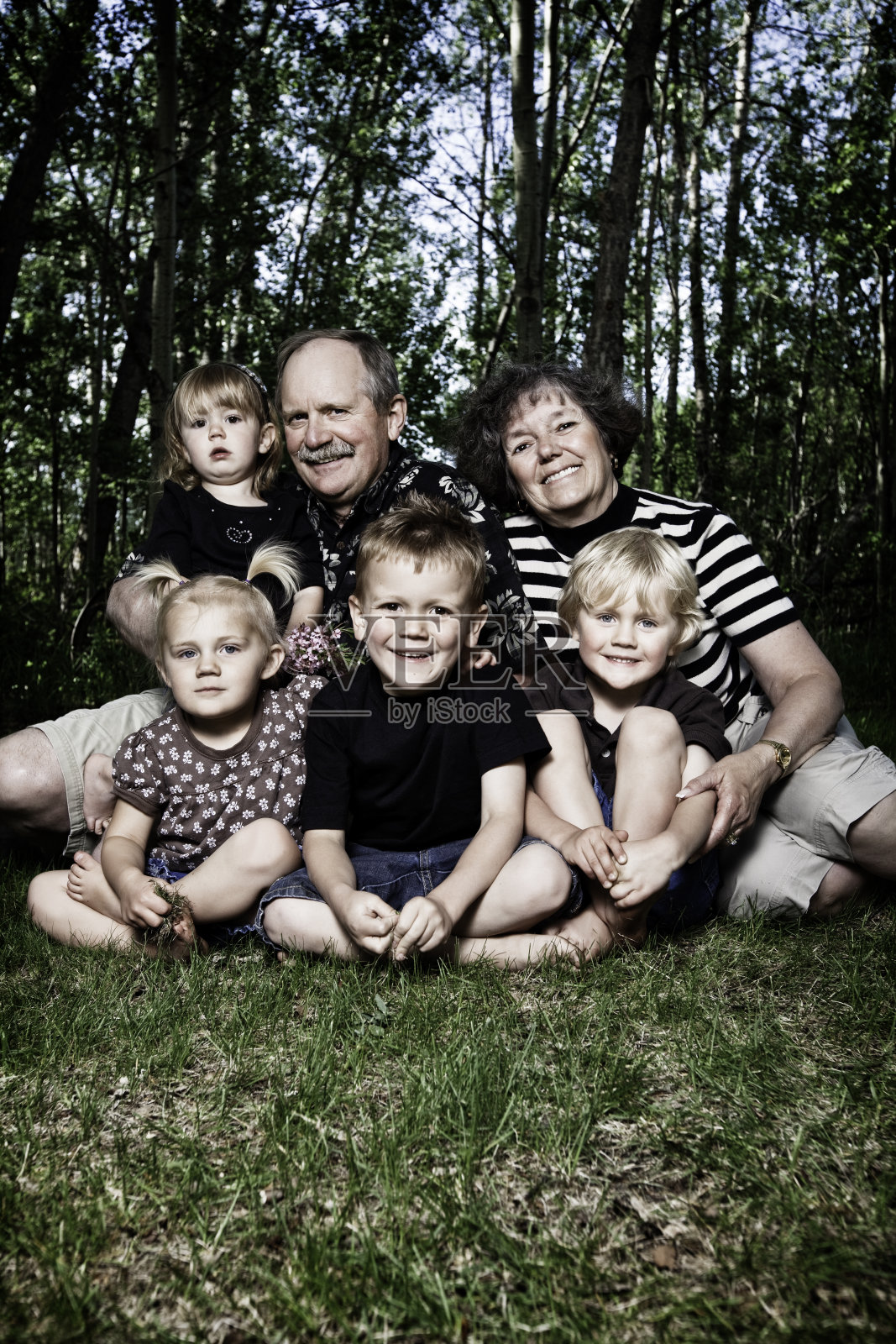 祖父母与孙子照片摄影图片