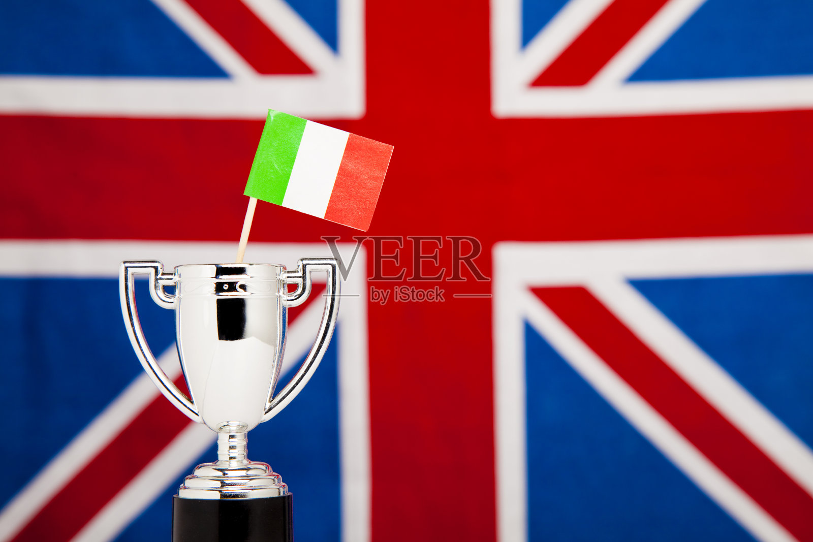 带旗帜的优胜者奖杯照片摄影图片